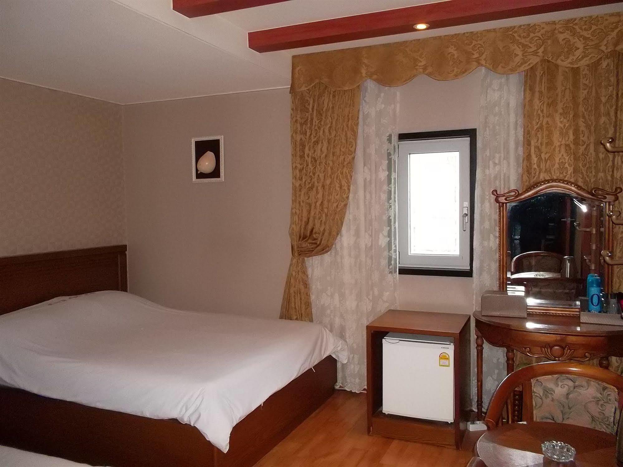 Monaco Hotel Jeju Buitenkant foto