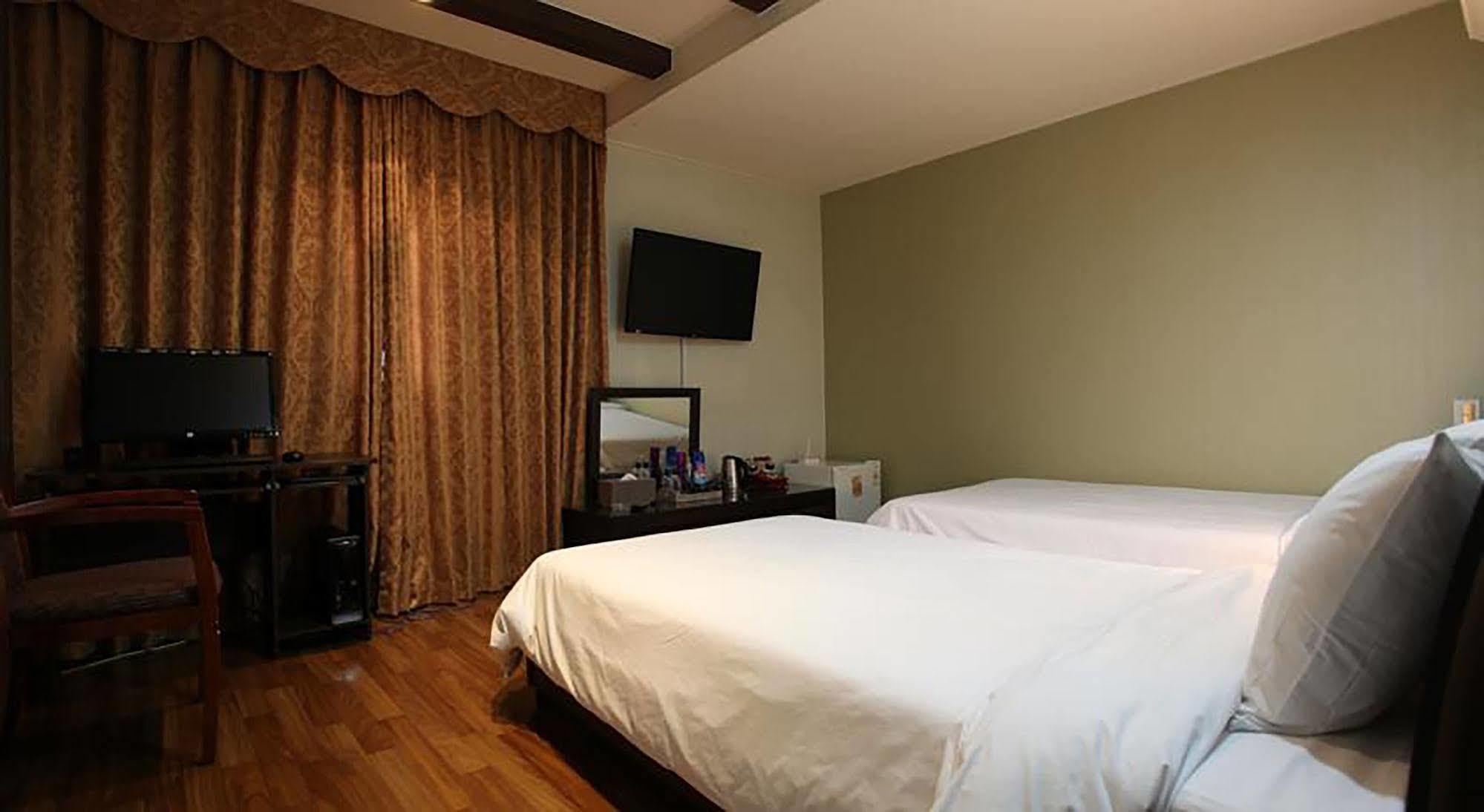 Monaco Hotel Jeju Buitenkant foto